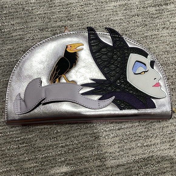 Disney Danielle Nicole Sleeping Beauty clutch - Picture 3 of 5